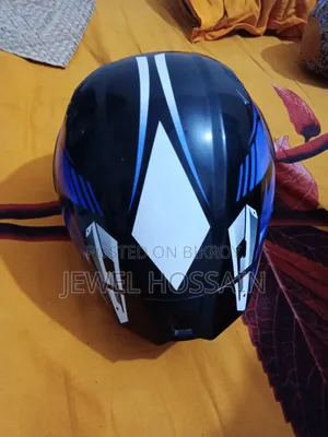 ফ্রেশ কন্ডিশনের ফুল ফেস হেলমেট বিক্রি হবে