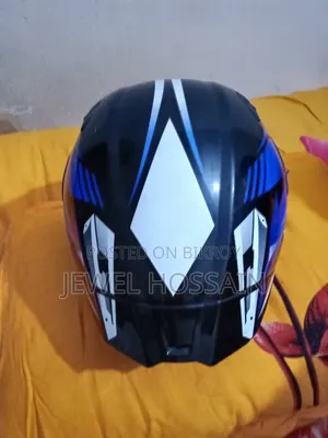 ফ্রেশ কন্ডিশনের ফুল ফেস হেলমেট বিক্রি হবে