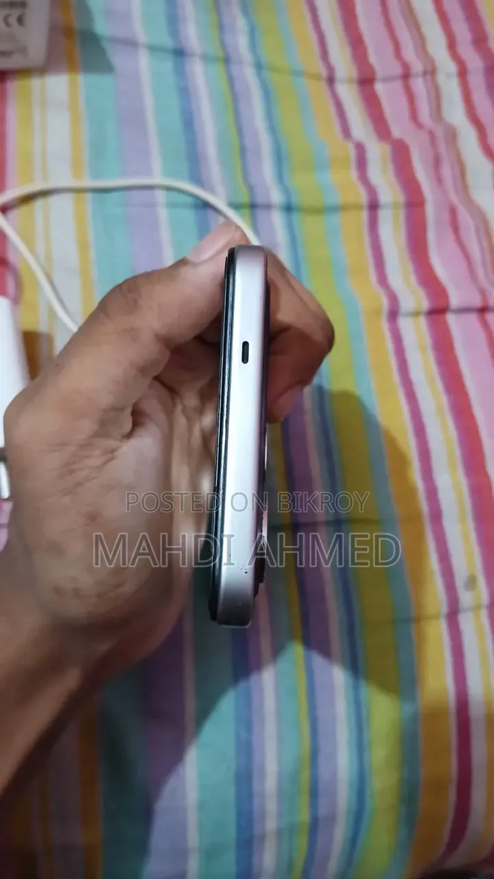 টেকনো স্পার্ক ৪০ ১২৮ জিবি সিলভার
