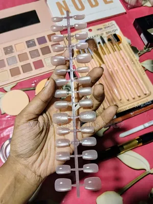 Fake Nails 💅