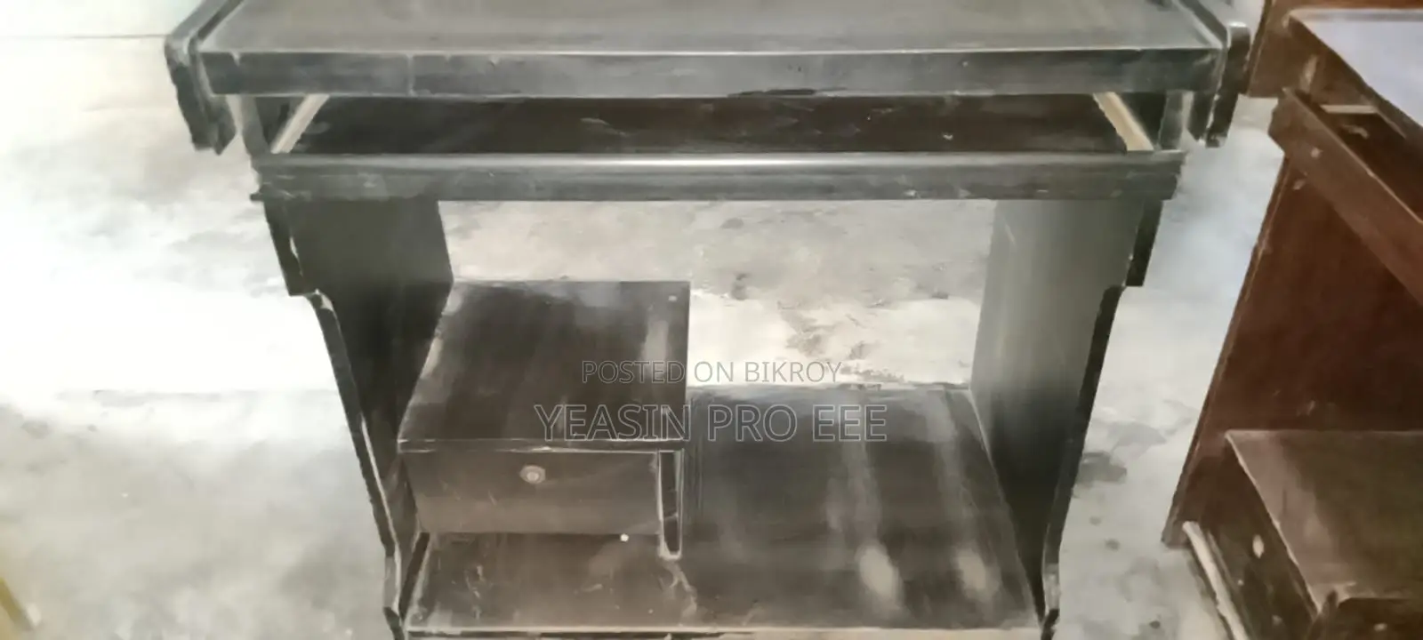 ৮ টি টেবিল/ Table