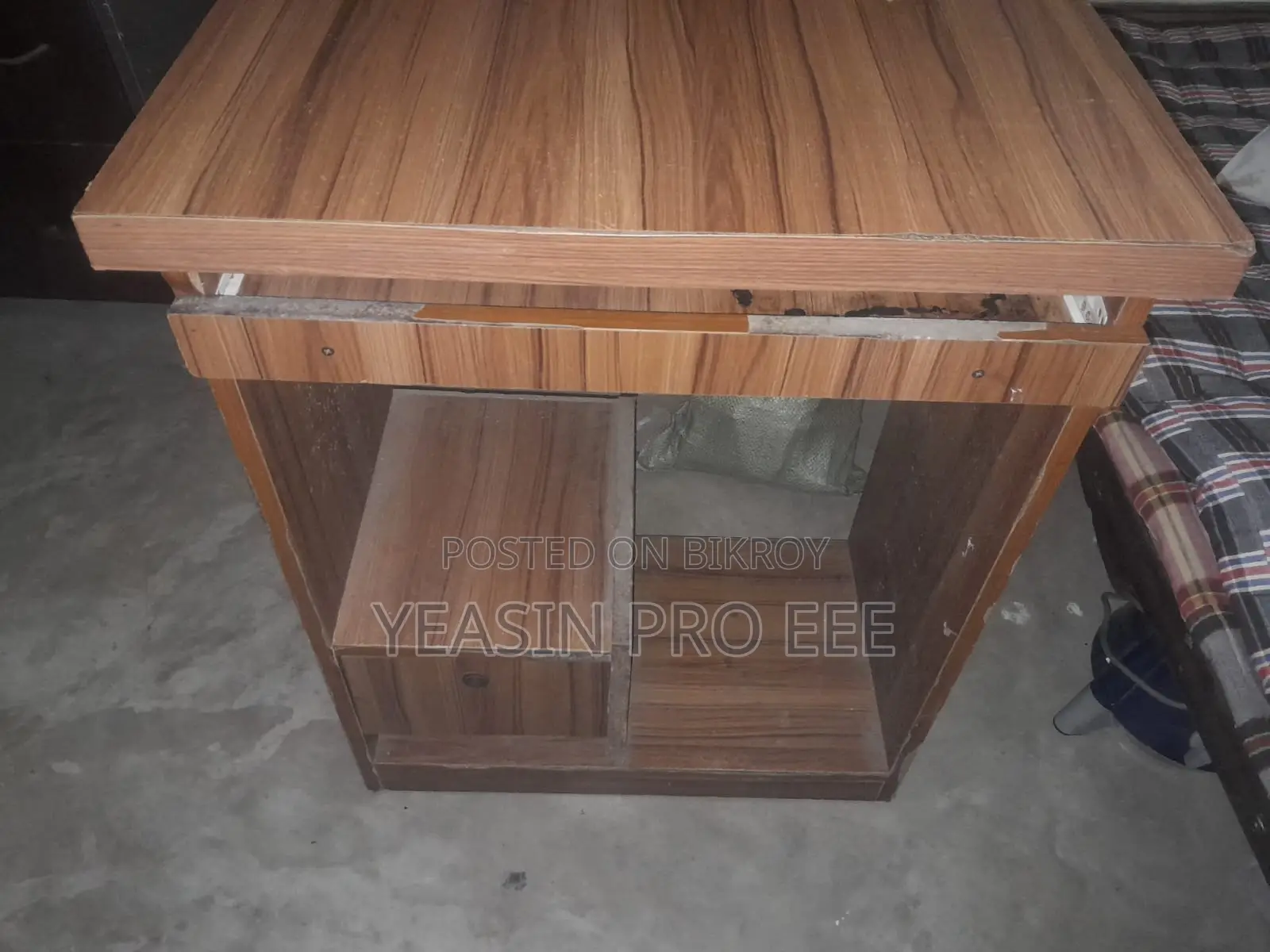 ৮ টি টেবিল/ Table