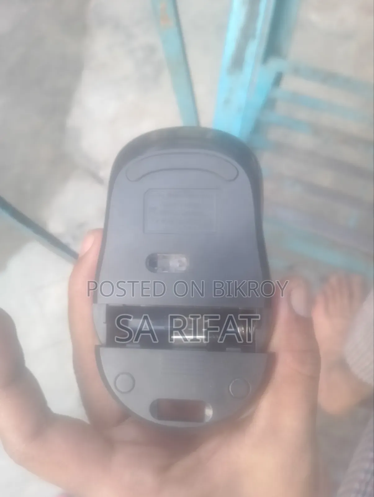 A4Tech ব্র্যান্ডের একটি ওয়ারলেস মাউস (ব্লু কালার)।