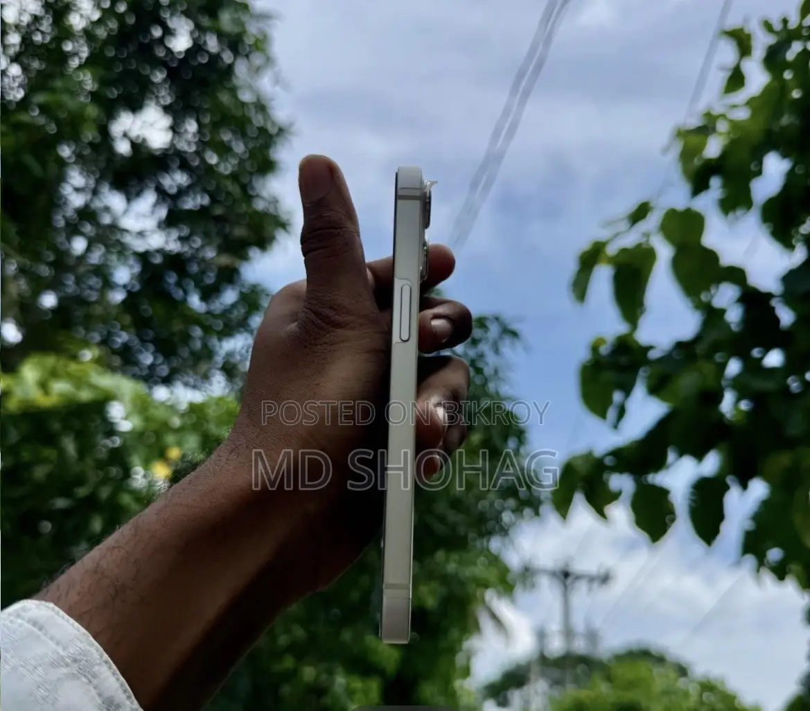 অ্যাপল আইফোন ১৩ ১২৮ জিবি হোয়াইট