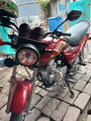 বাজাজ ফ্রিডম ২০১৫ রেড