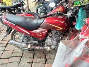 Bajaj Freedom 2015 Red