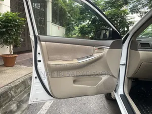 টয়োটা করোল্লা ২০০৫ বেইজ