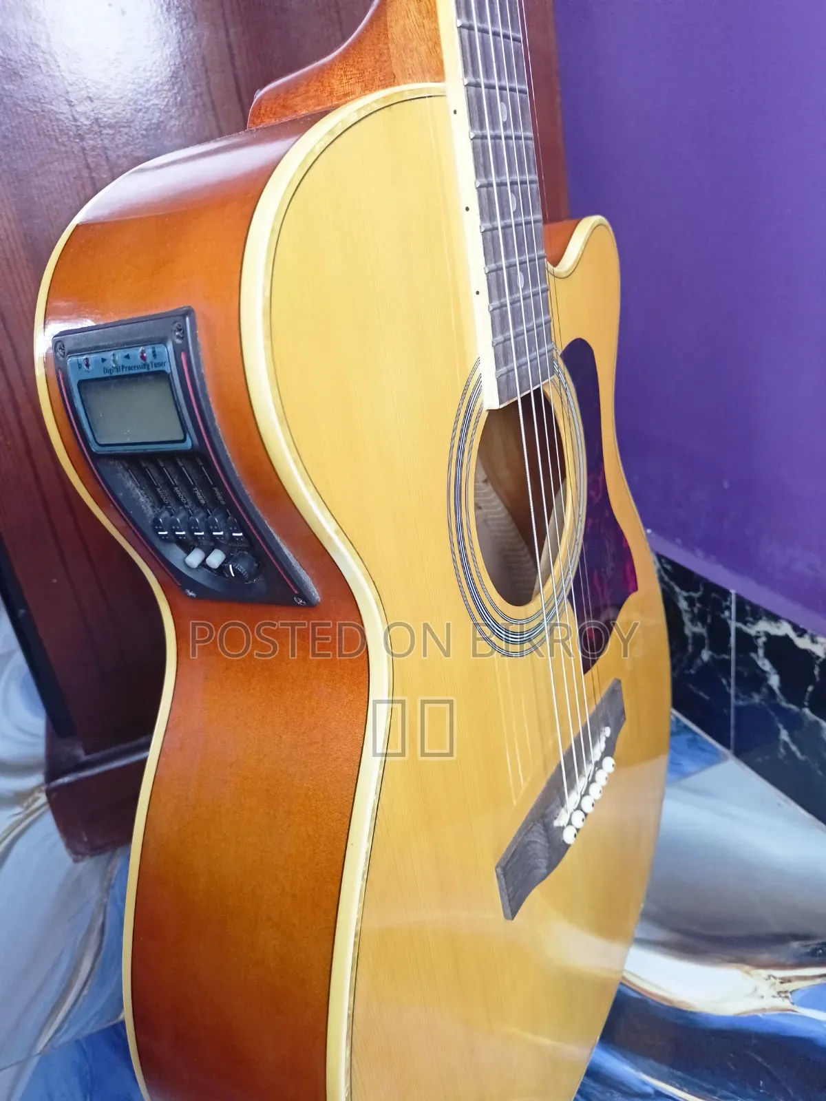 Axe (Acoustic Guitar)