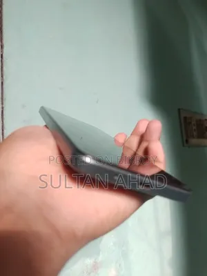 Mobile Phone 64 GB Green