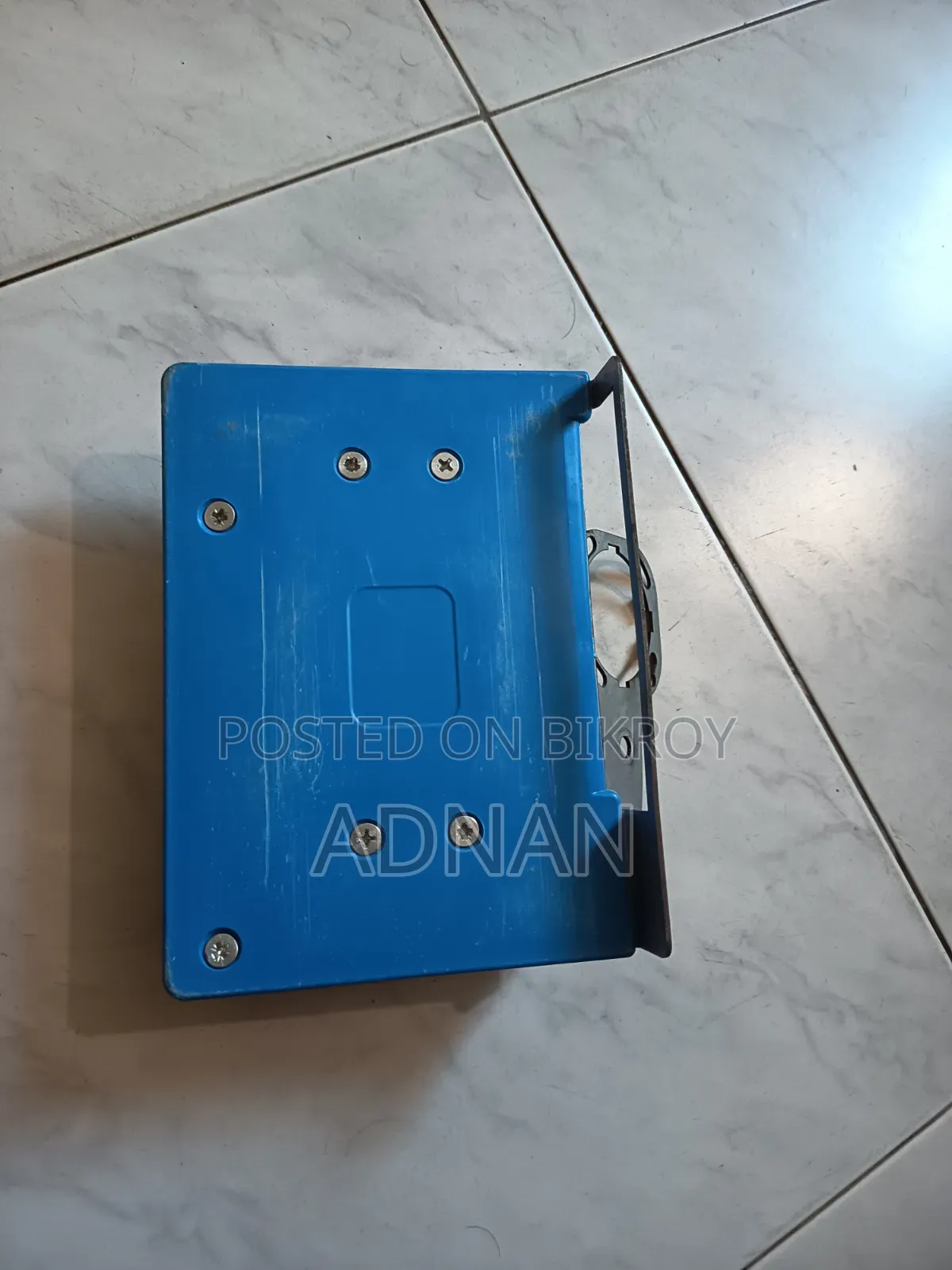 Tool for 45° tile cutting will be sold.