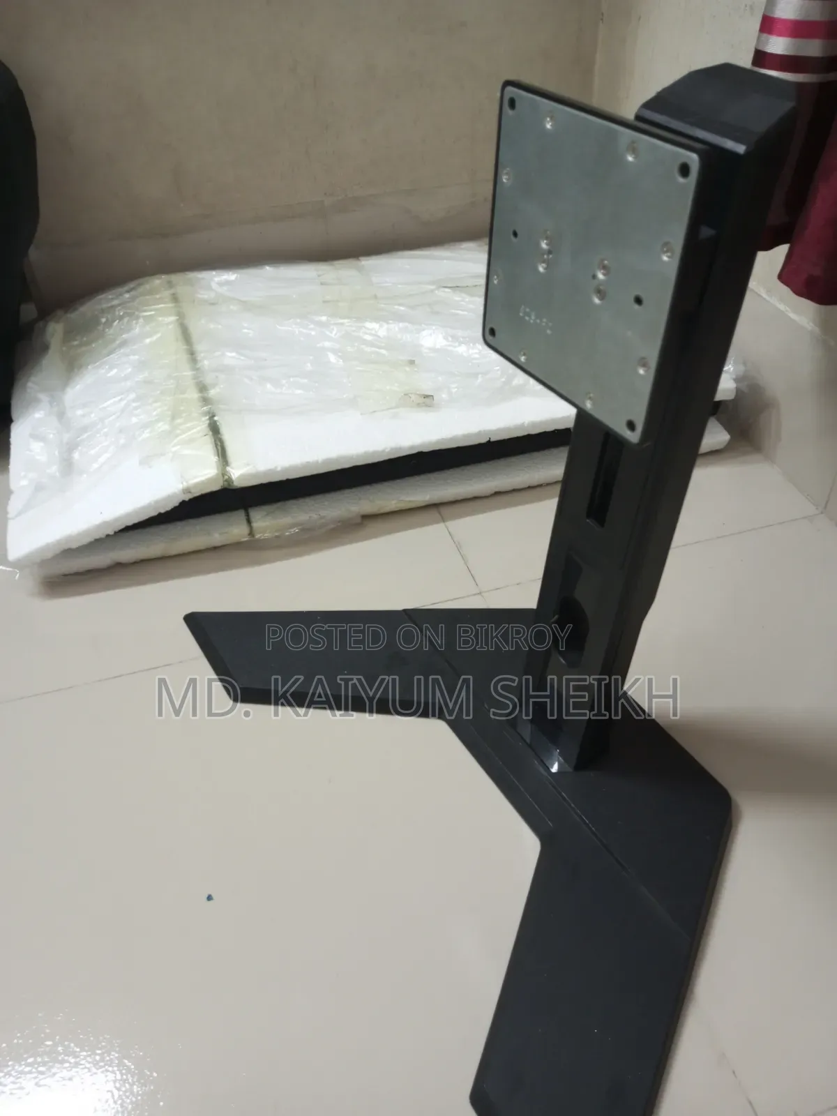 27" Monitor