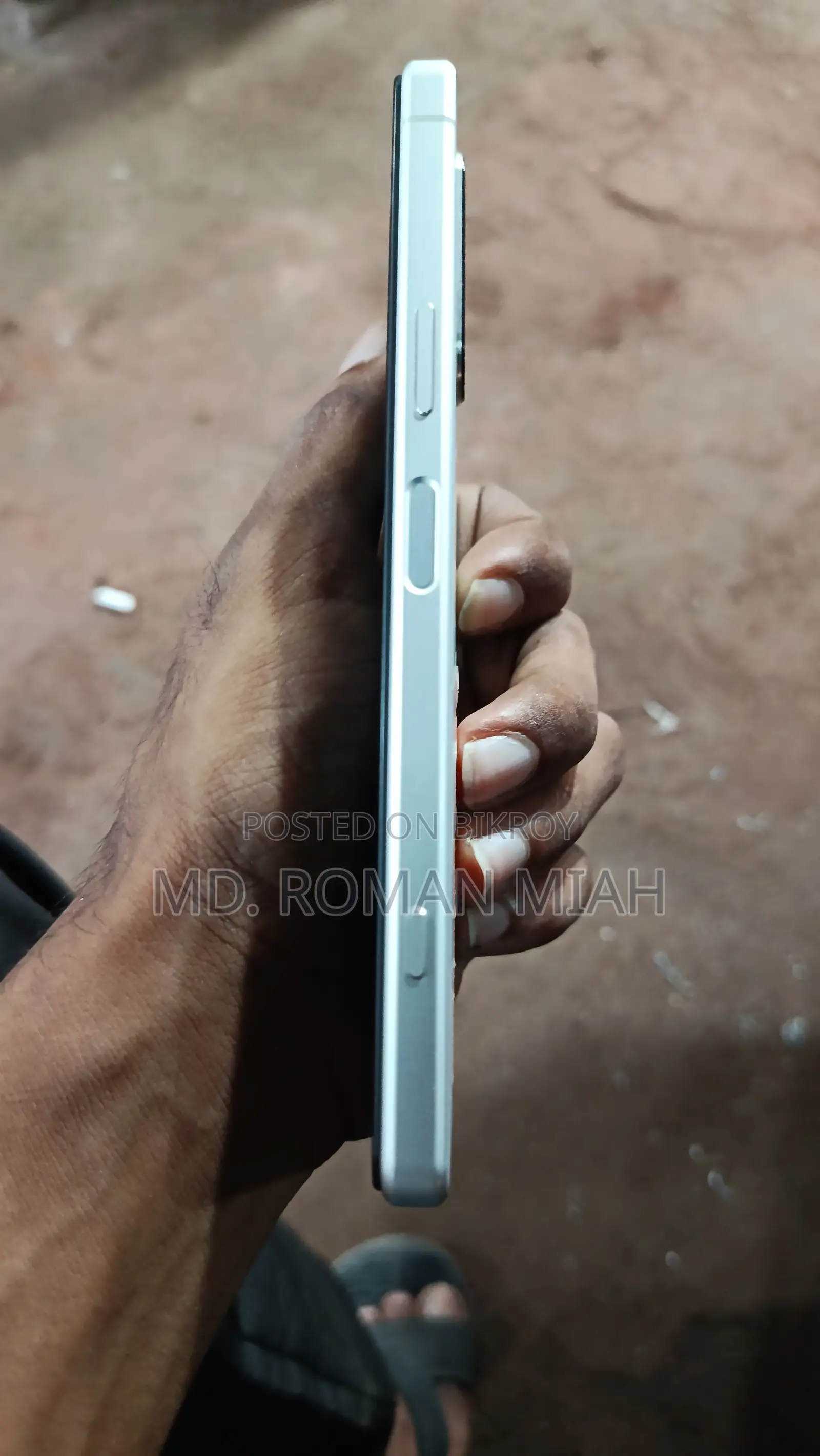 নতুন সনি এক্সপেরিয়া ৫ আইভি ১২৮ জিবি সাদা