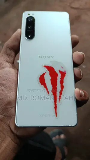 নতুন সনি এক্সপেরিয়া ৫ আইভি ১২৮ জিবি সাদা