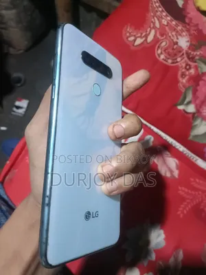 এলজি ৬৪ জিবি হোয়াইট