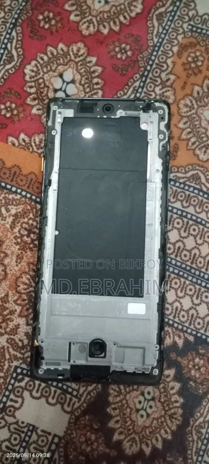 টেকনো ক্যামন ৪০ প্রো