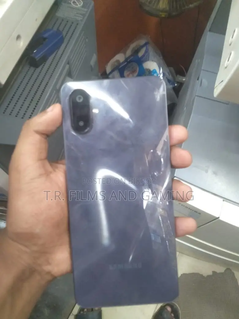 New Samsung Galaxy M06 5G 128 GB Silver