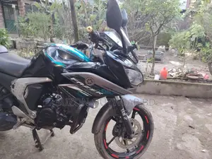 ইয়ামাহা ফাজার ভি২ ২০১৮ কালো