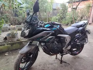 ইয়ামাহা ফাজার ভি২ ২০১৮ কালো