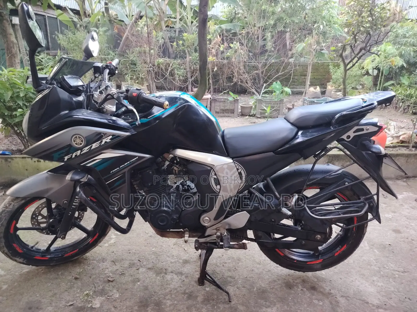 ইয়ামাহা ফাজার ভি২ ২০১৮ কালো