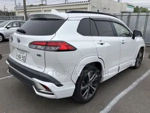 Toyota Corolla Cross 1.8 Hybrid AWD 2021 Pearl