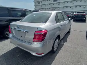 Toyota Axio 2021 Silver