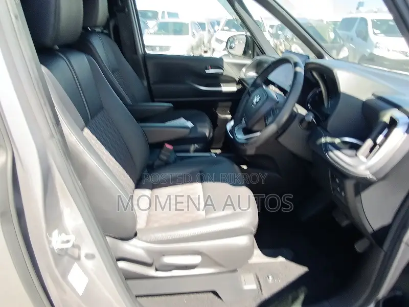 Toyota Noah 2023 Gray