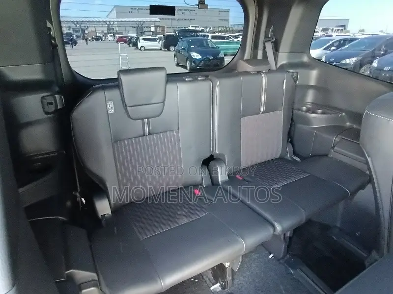 Toyota Noah 2023 Gray