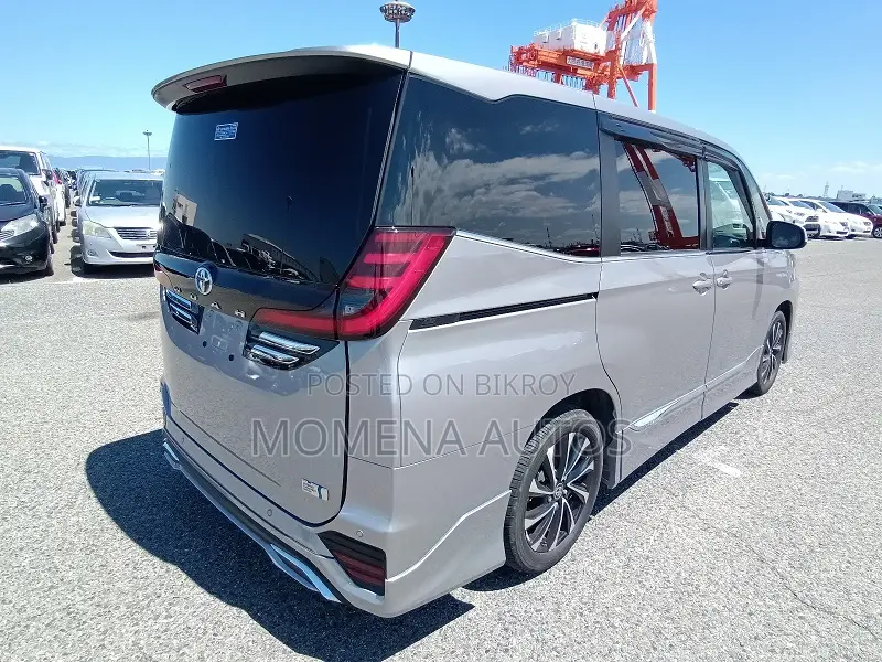 Toyota Noah 2023 Gray