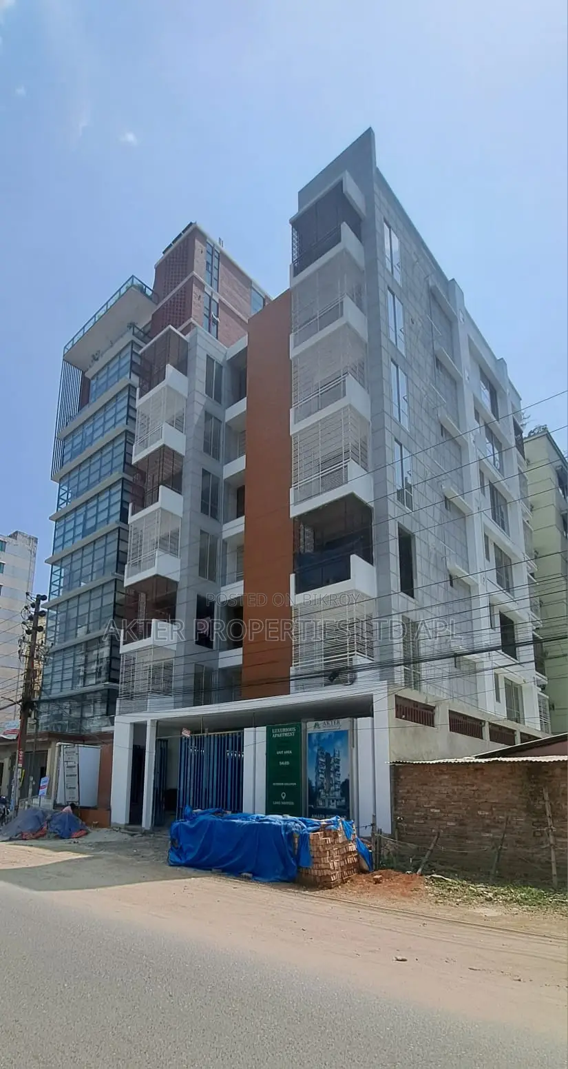4 Bedroom Apartment in Opposite East West, Aftab Nagar for sale