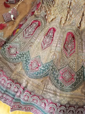 জমকালো ও ভারী কাজের ব্রাইডাল/পার্টি লেহেঙ্গা