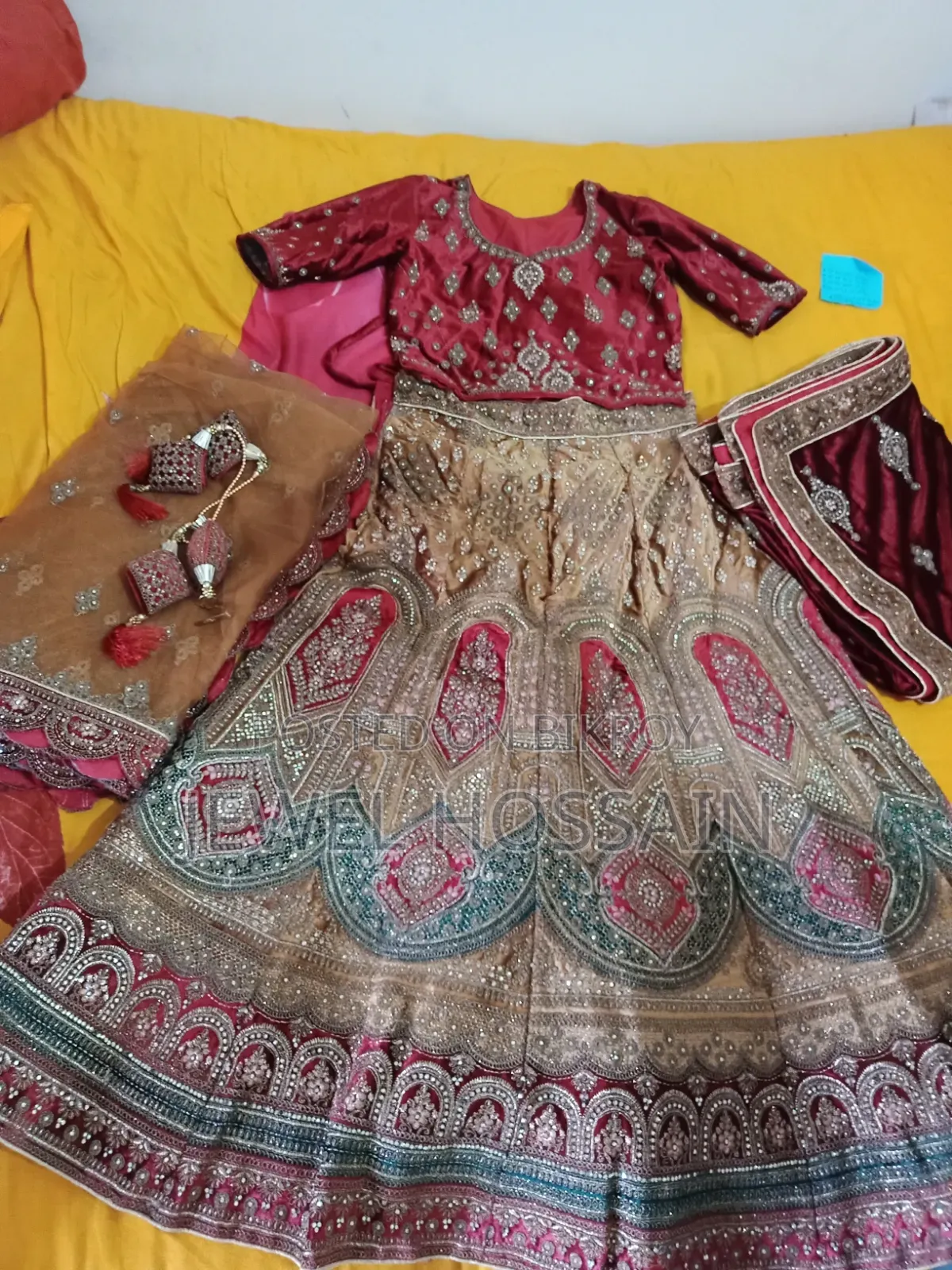 জমকালো ও ভারী কাজের ব্রাইডাল/পার্টি লেহেঙ্গা
