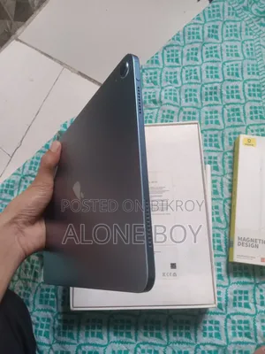 Apple iPad Air (2022) 64 GB Blue