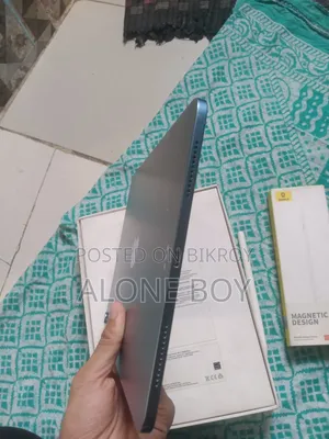 Apple iPad Air (2022) 64 GB Blue