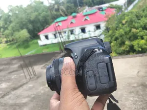 DSLR 700D
