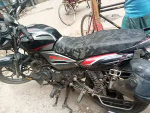 বাজাজ ডিসকভার ১২৫ ২০২২ ব্ল্যাক