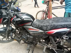 বাজাজ ডিসকভার ১২৫ ২০২২ ব্ল্যাক