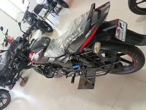বাজাজ পালসার ১৫০ ২০২৩ ব্ল্যাক