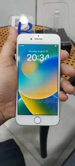 অ্যাপল আইফোন ৮ ৬৪ জিবি হোয়াইট