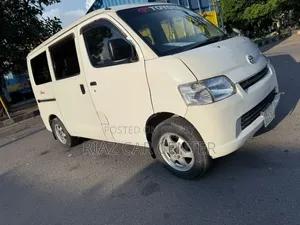 Toyota Noah 2014 White