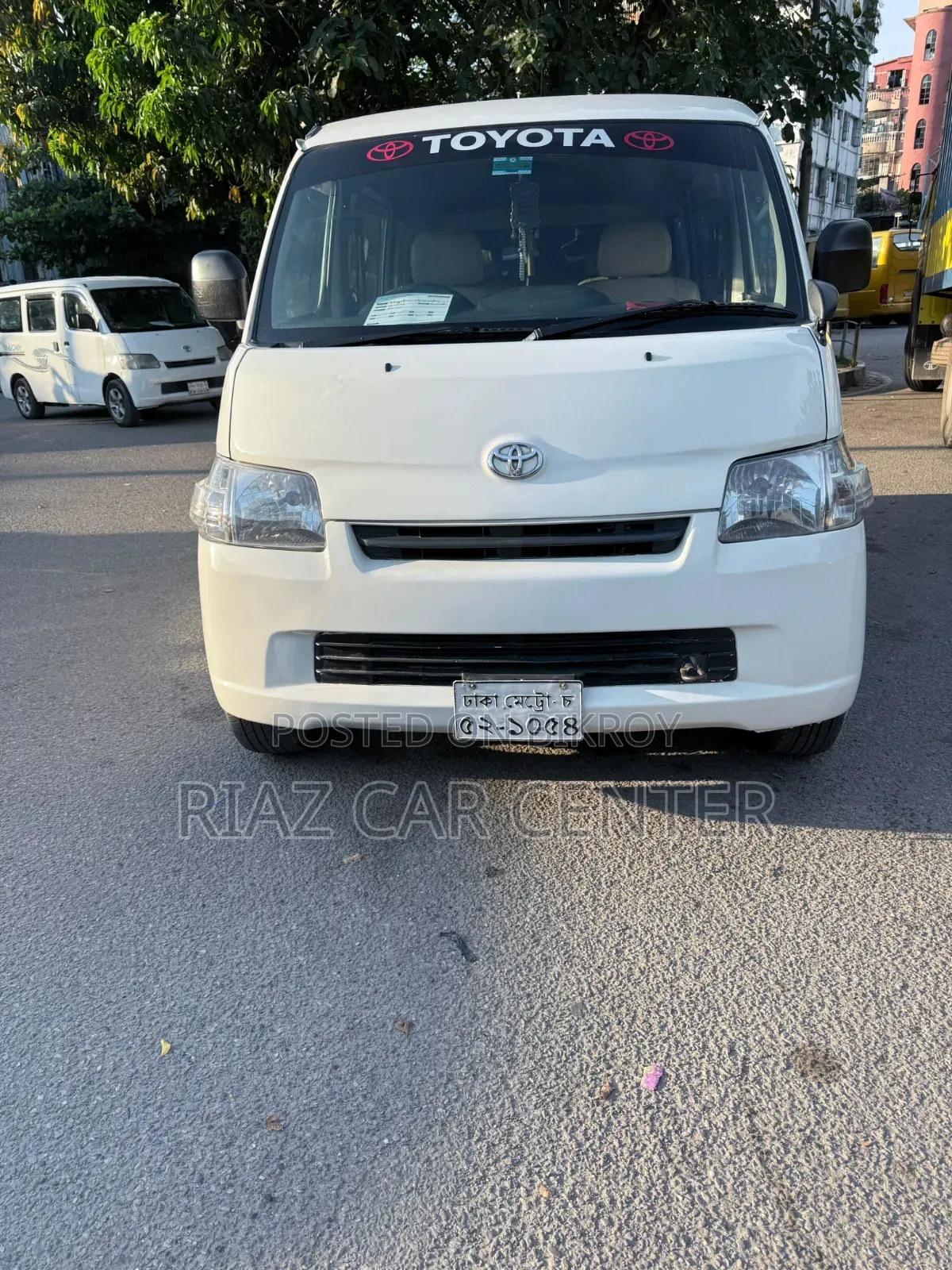 টয়োটা নোয়া ২০১৪ সাদা