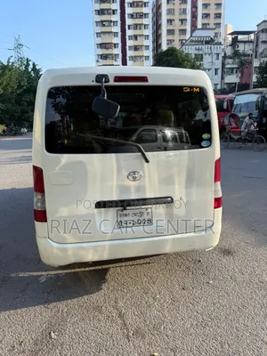 টয়োটা নোয়া ২০১৪ সাদা