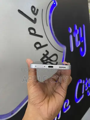 টেকনো পোভা ৭ প্রো ৫জি ২৫৬ জিবি হোয়াইট