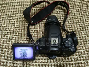 Canon EOS 700D (Full Kit) DSLR