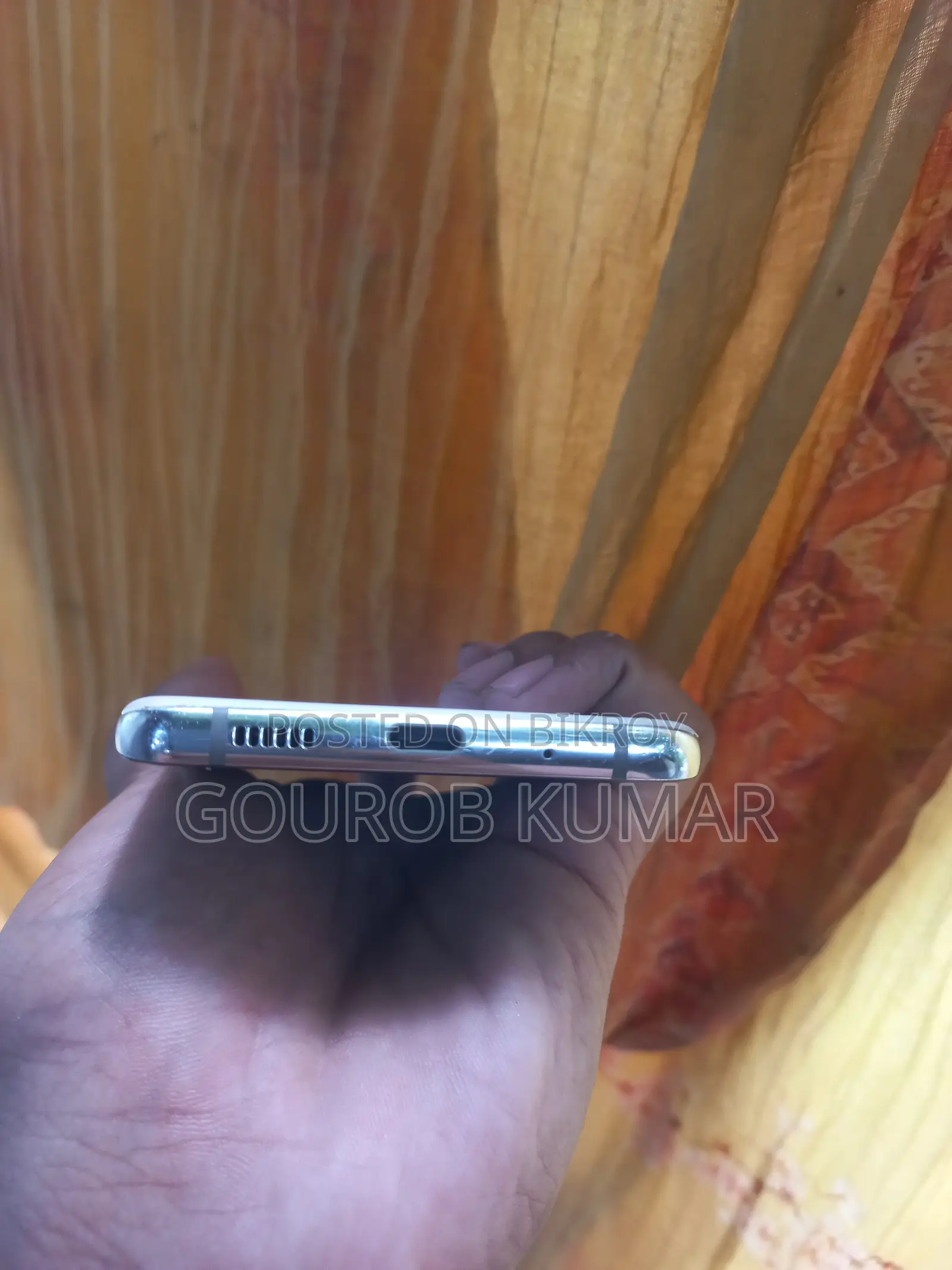 স্যামসাং গ্যালাক্সি এ৮২ ৫জি (গ্যালাক্সি কোয়ান্টাম ২) ১২৮ জিবি সাদা