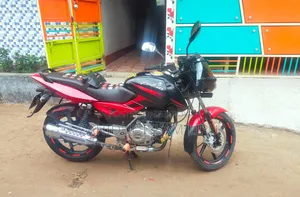বাজাজ পালসার ১৫০ ২০১৬ রেড