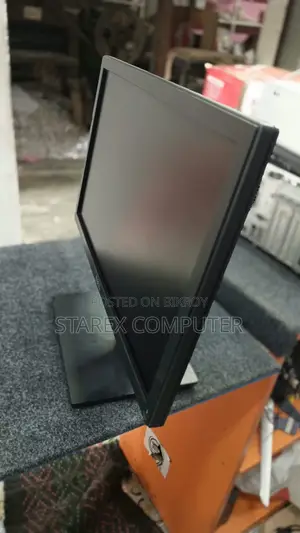 19 Inch Dell Monitor