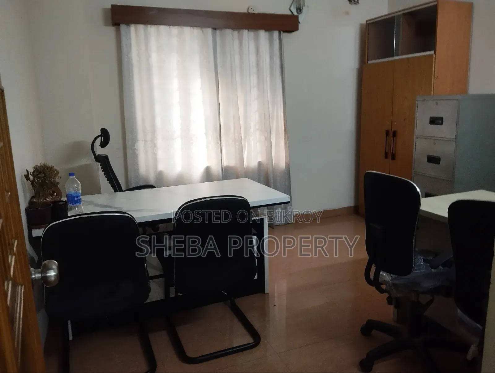 গুলশান ১ এ ভাড়ার জন্য এক্সক্লুসিভ ফার্নিশড অফিস অ্যাপার্টমেন্ট