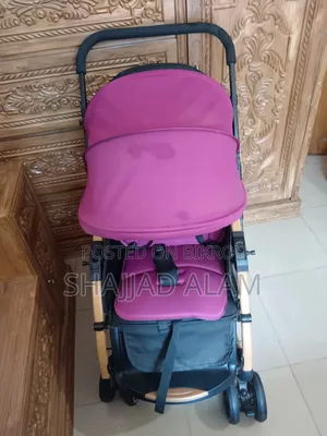 নতুনের মতো বেবি স্ট্রোলার