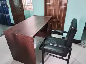 টেবিল এবং চেয়ার