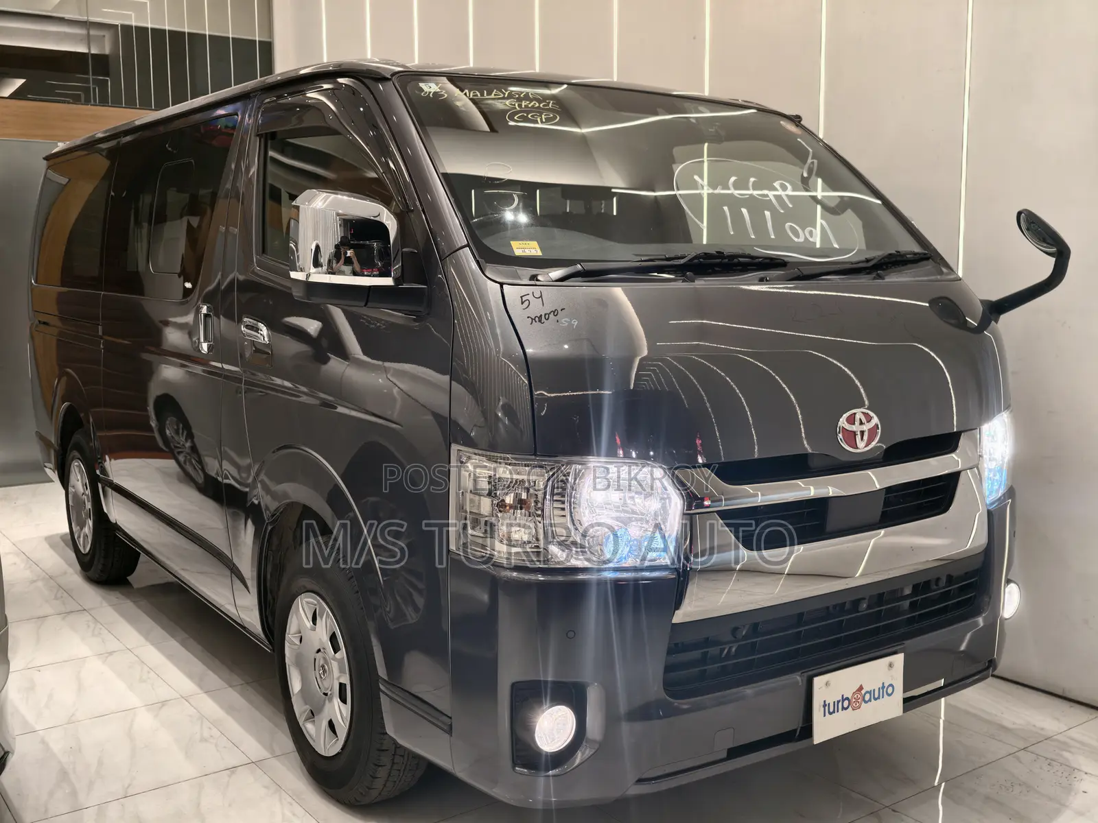 Toyota HiAce 2021 Grey